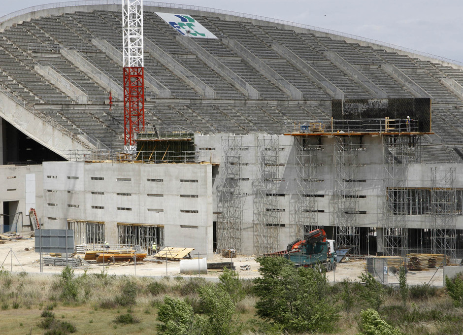 Vista panorámica del estado de las obras del Nuevo Estadio desde el exterior
